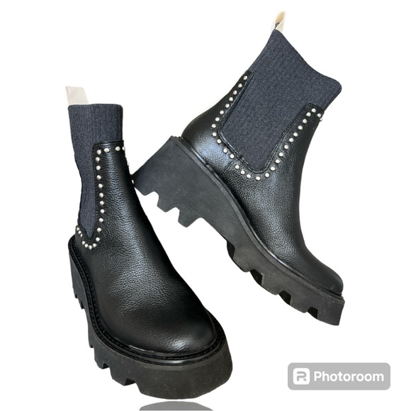 SO COOL!! 😎 Dolce Vita “Hoven Stud H2O” waterproof chelsea boot black gray 7 - Picture 1 of 5